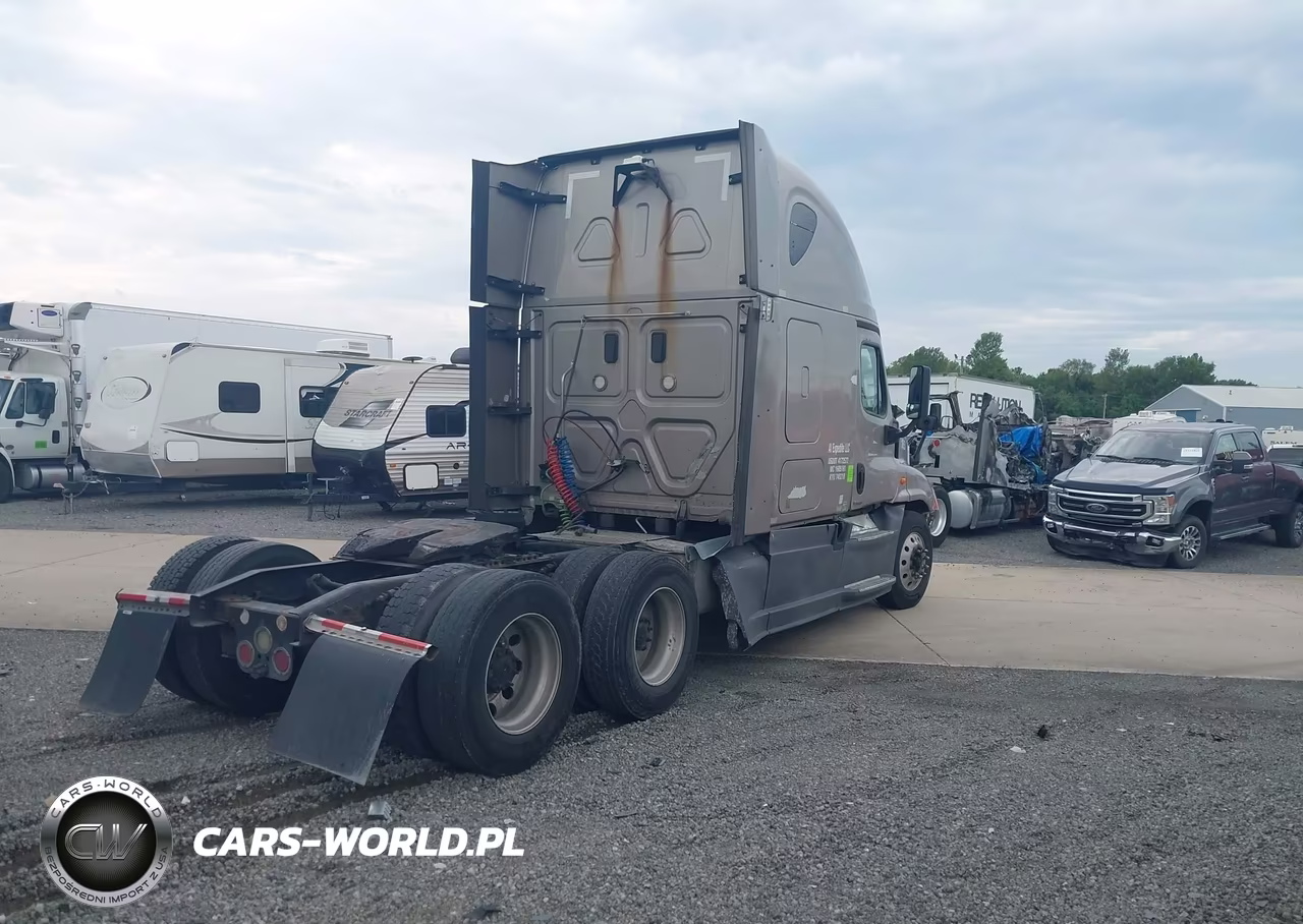2017 Freightliner Cascadia 125 VIN:1FUJGLDR1HLHF1863 - 4
