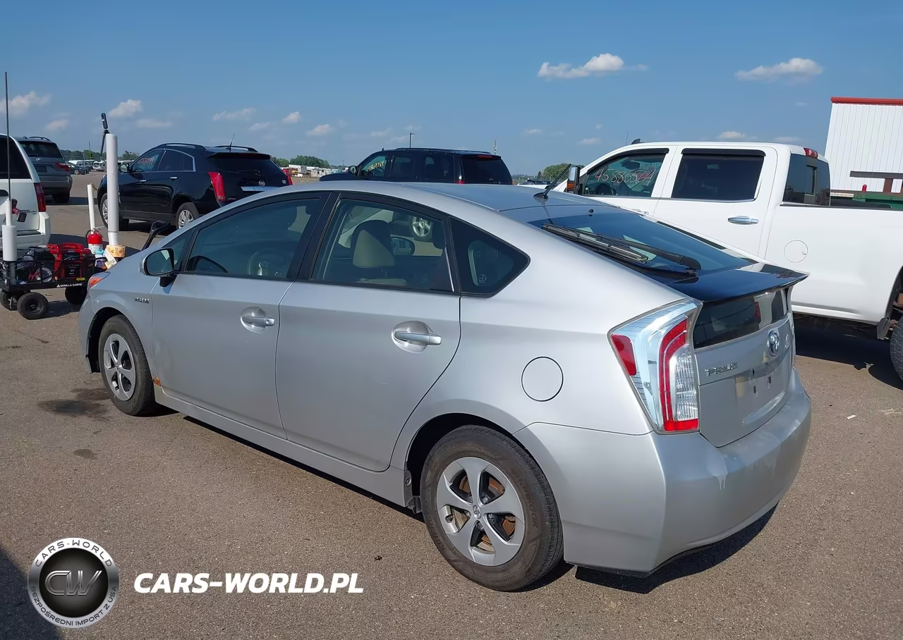 2014 Toyota Prius Two VIN:JTDKN3DU3E1762426 - 3