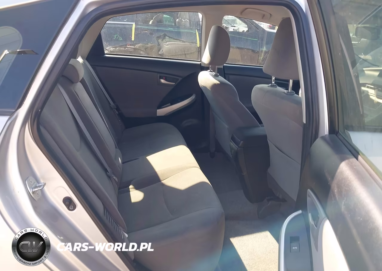 2014 Toyota Prius Two VIN:JTDKN3DU3E1762426 - 8