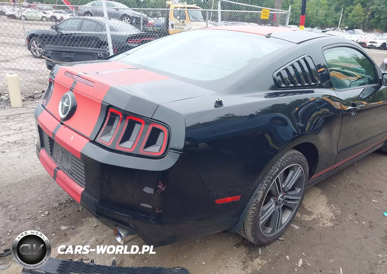 2014 Ford Mustang V6 VIN:1ZVBP8AM9E5267438 - 4