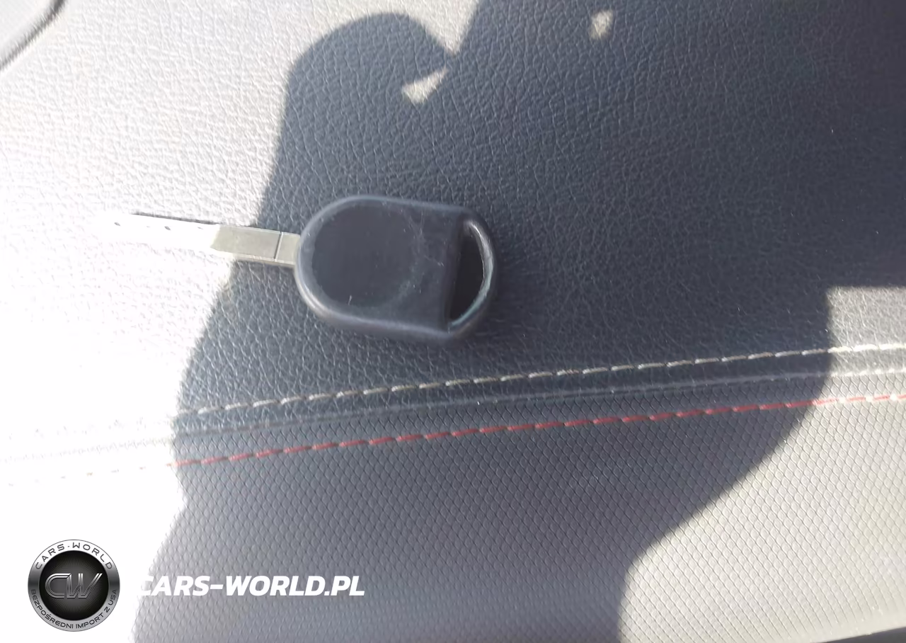 2015 Ford Fiesta S VIN:3FADP4AJXFM171104 - 11