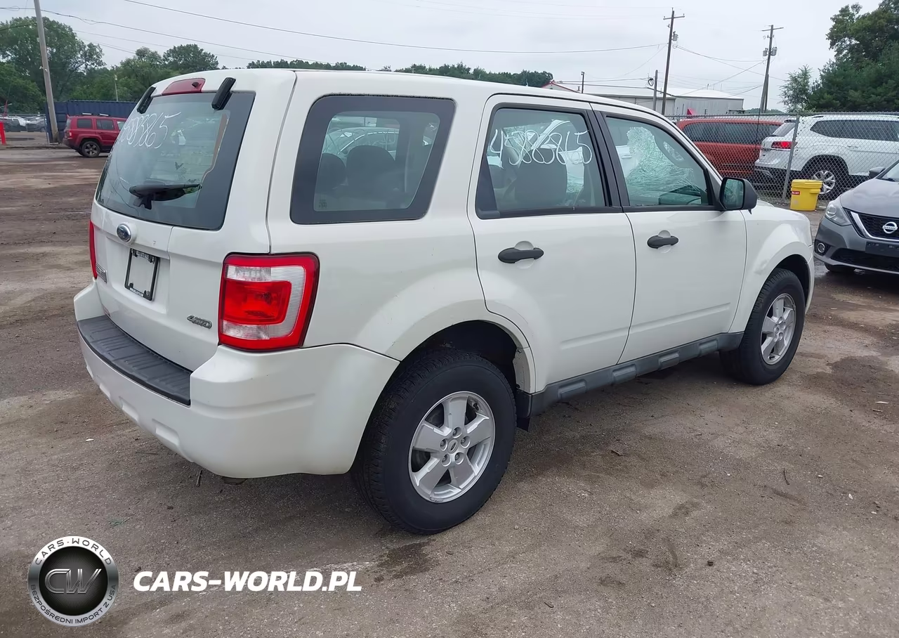 2009 Ford Escape Xls VIN:1FMCU92709KC96795 - 4