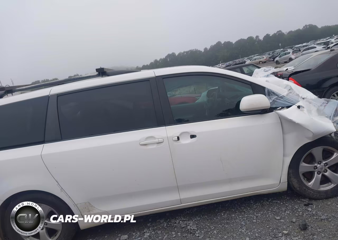 2011 Toyota Sienna Le V6 VIN:5TDKK3DC3BS131125 - 13