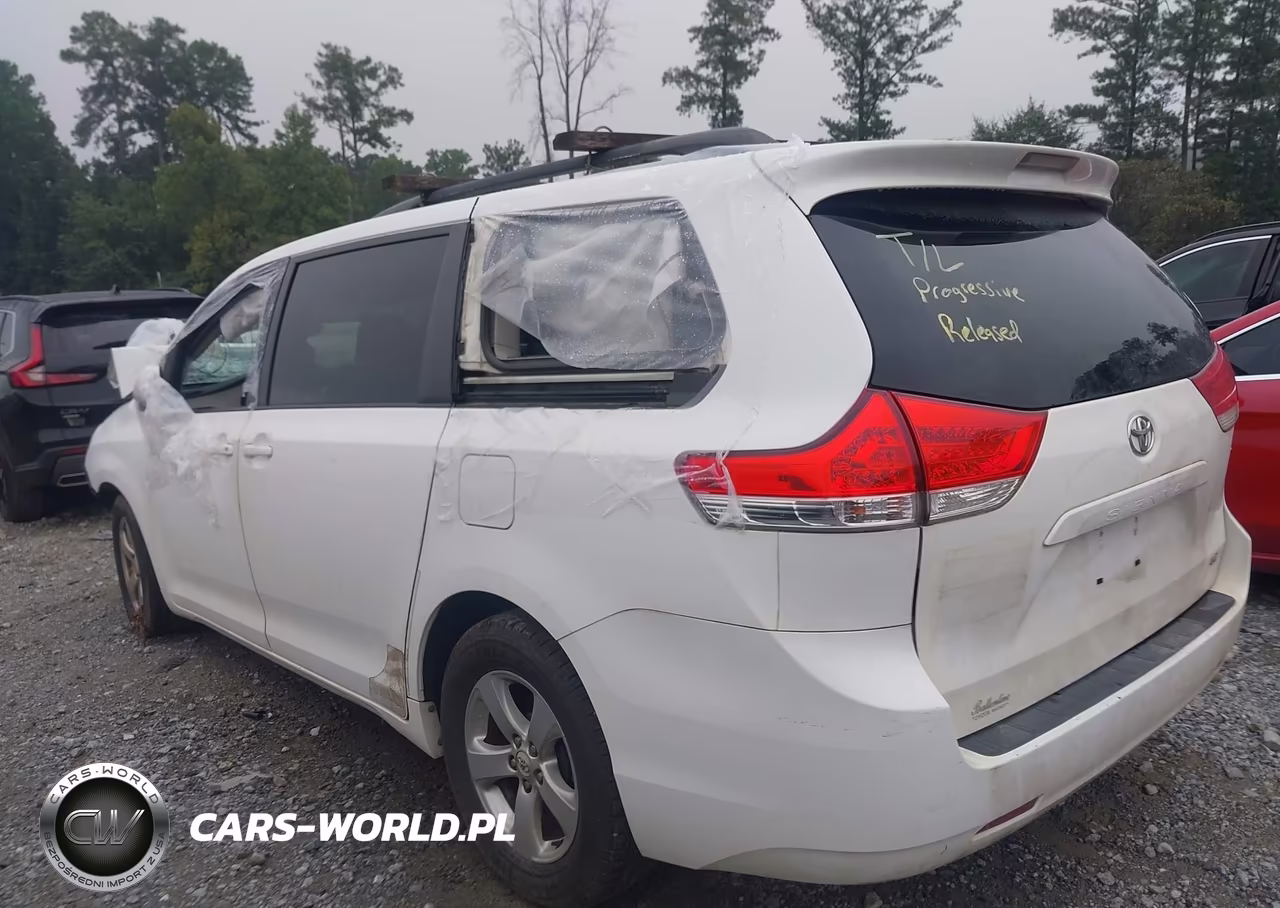 2011 Toyota Sienna Le V6 VIN:5TDKK3DC3BS131125 - 3