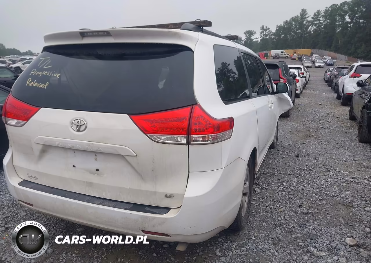 2011 Toyota Sienna Le V6 VIN:5TDKK3DC3BS131125 - 4