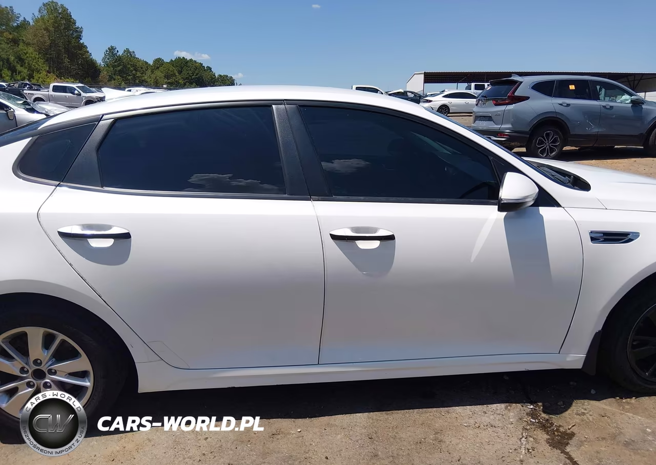 2017 Kia Optima Lx VIN:KNAGT4L3XH5146114 - 13