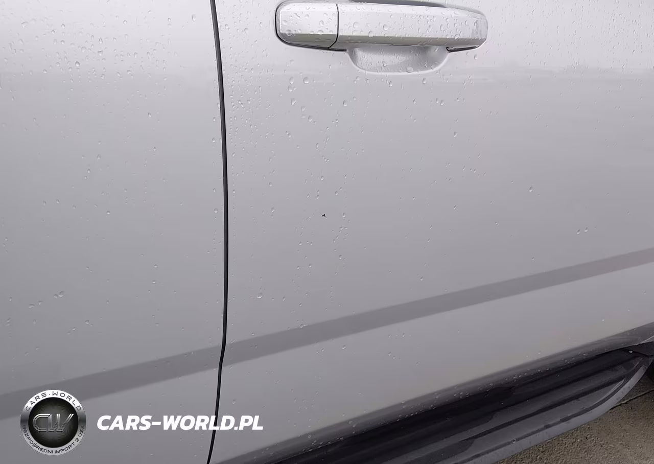 2018 Chevrolet Tahoe Ls VIN:1GNSKAEC3JR345507 - 13