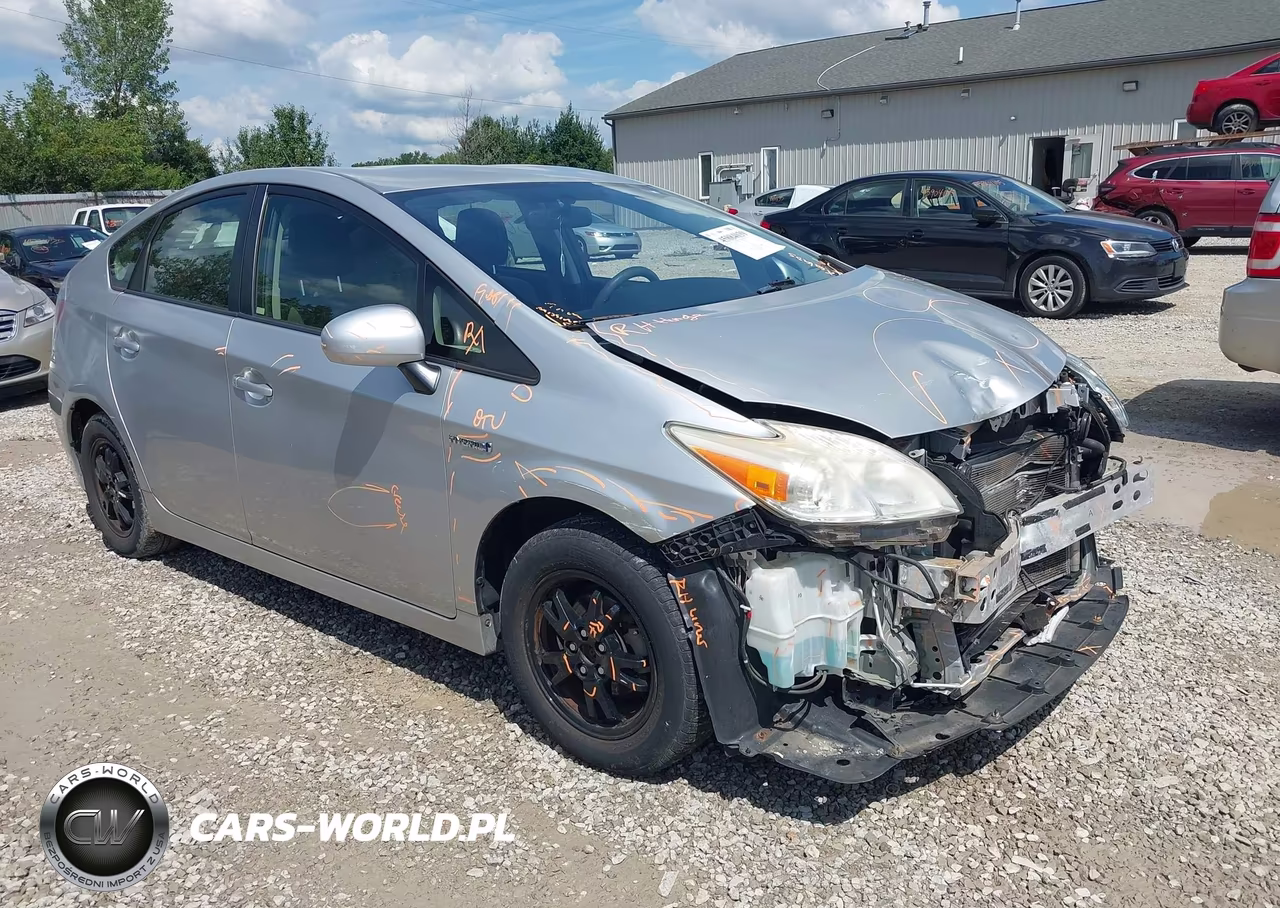 2013 Toyota Prius Two – zdjęcie 1 z 17