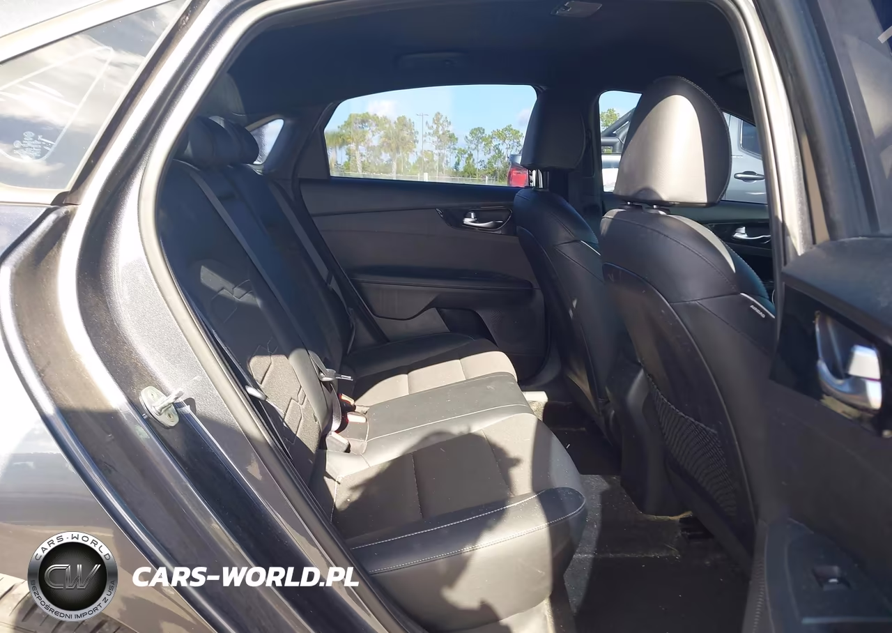 2020 Kia Forte Gt-Line VIN:3KPF34AD4LE167127 - 8