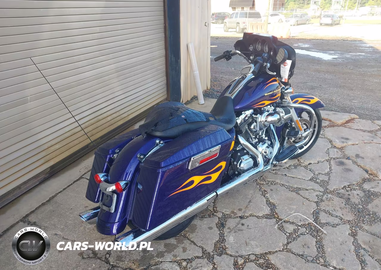 2012 Harley-Davidson Flhx Street Glide VIN:1HD1KBM14CB660370 - 4