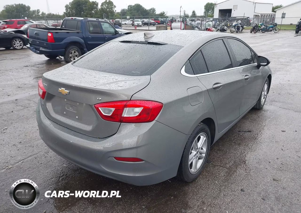 2017 Chevrolet Cruze Lt Auto VIN:3G1BE5SM2HS572739 - 4