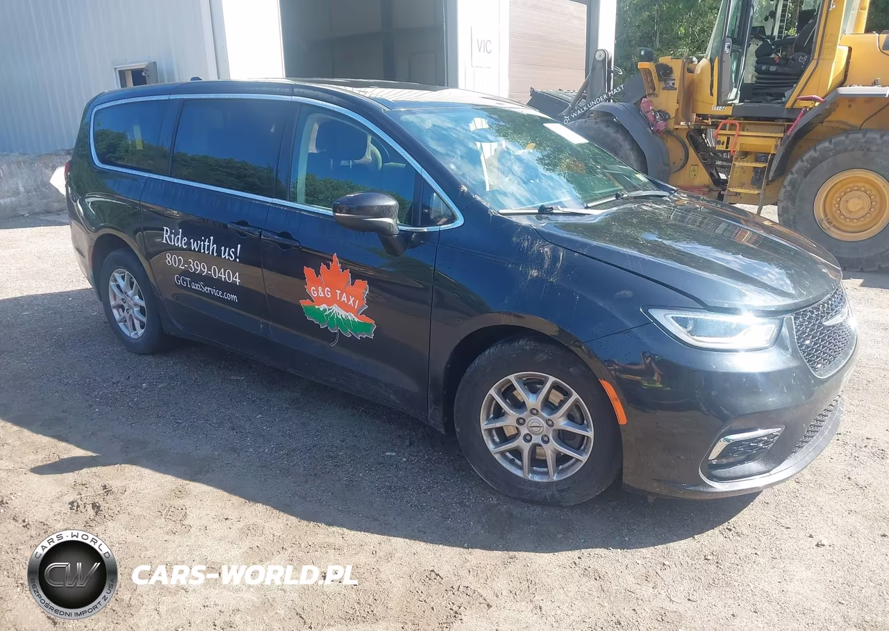 2023 Chrysler Pacifica Touring L VIN:2C4RC1BG6PR590865 - 1