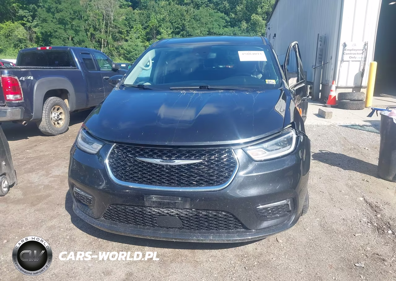 2023 Chrysler Pacifica Touring L VIN:2C4RC1BG6PR590865 - 13