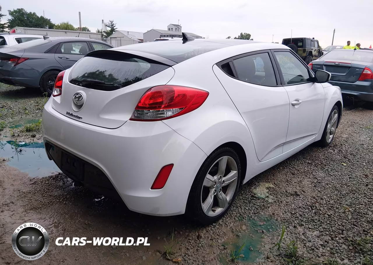 2014 Hyundai Veloster VIN:KMHTC6AD9EU199280 - 4
