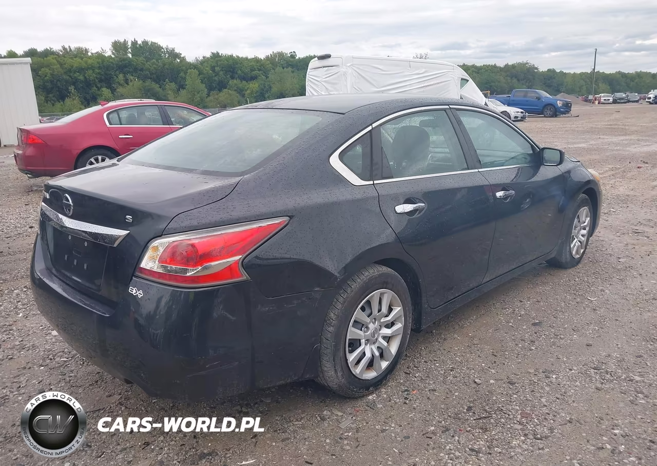 2015 Nissan Altima 2.5 S VIN:1N4AL3AP4FC135634 - 4