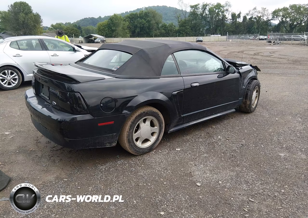 2000 Ford Mustang VIN:1FAFP4443YF215266 - 4