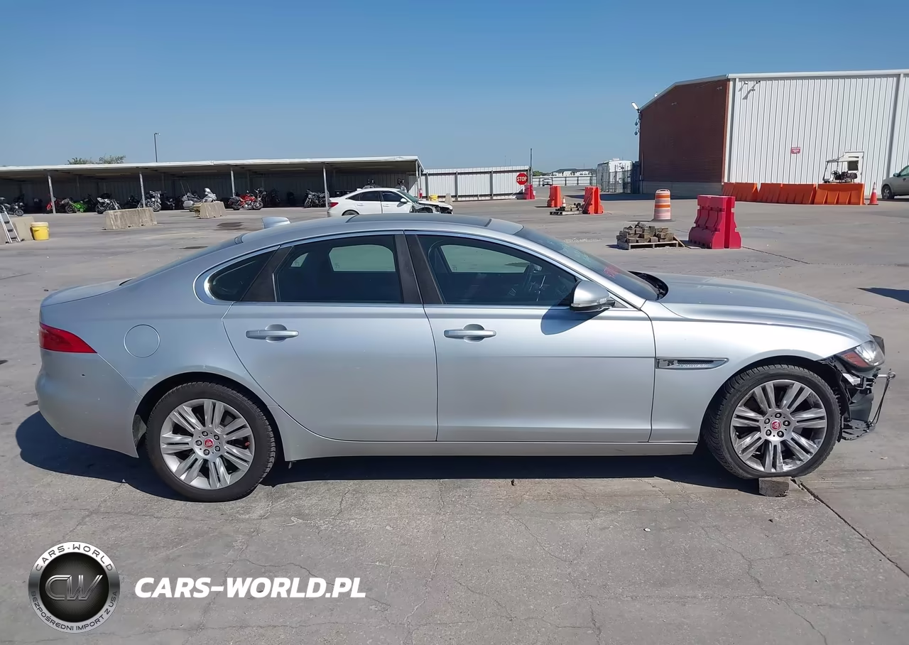 2017 Jaguar Xf 35T Premium VIN:SAJBD4BV2HCY34778 - 14