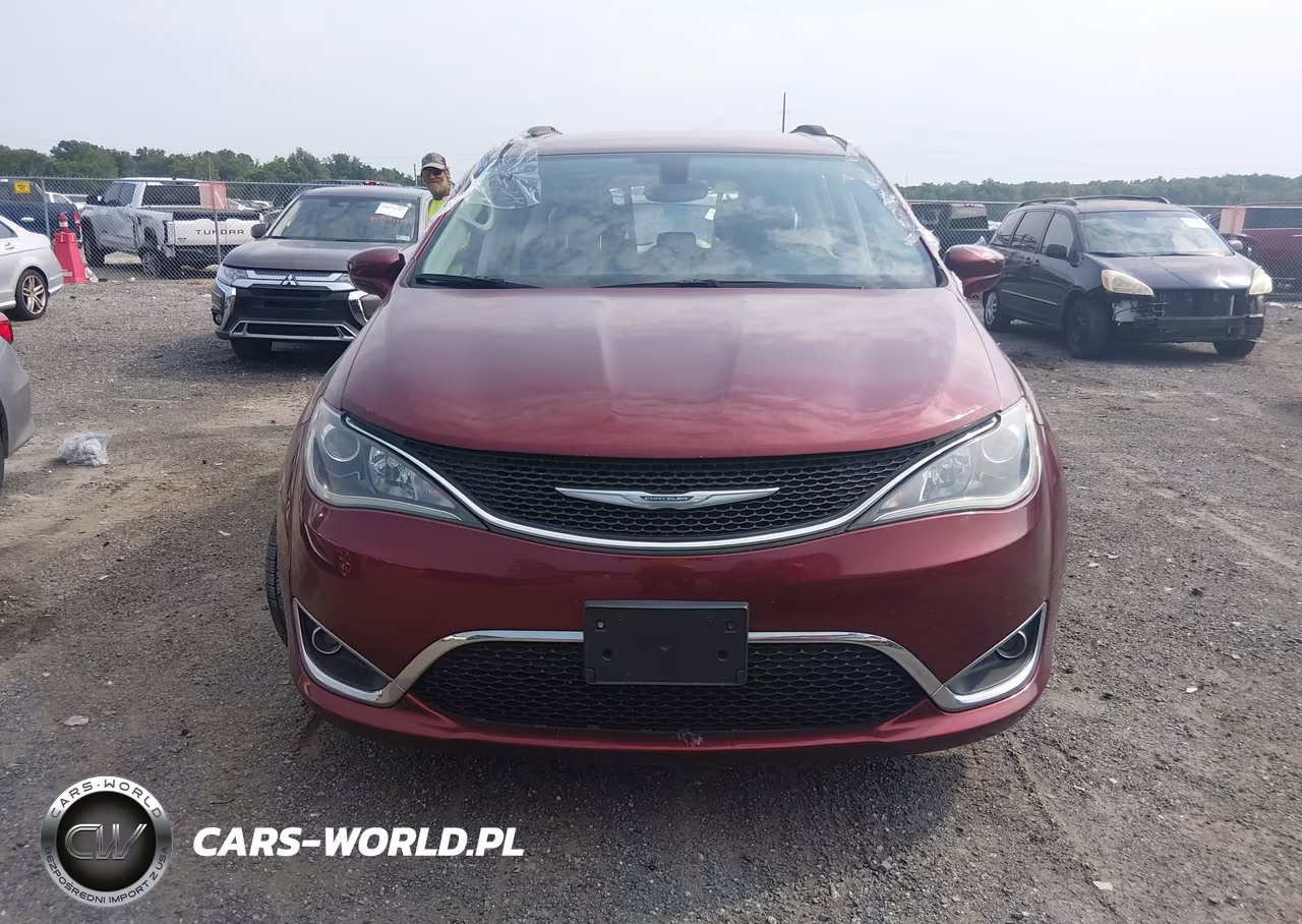 2017 Chrysler Pacifica Touring-L Plus VIN:2C4RC1EG6HR513796 - 12