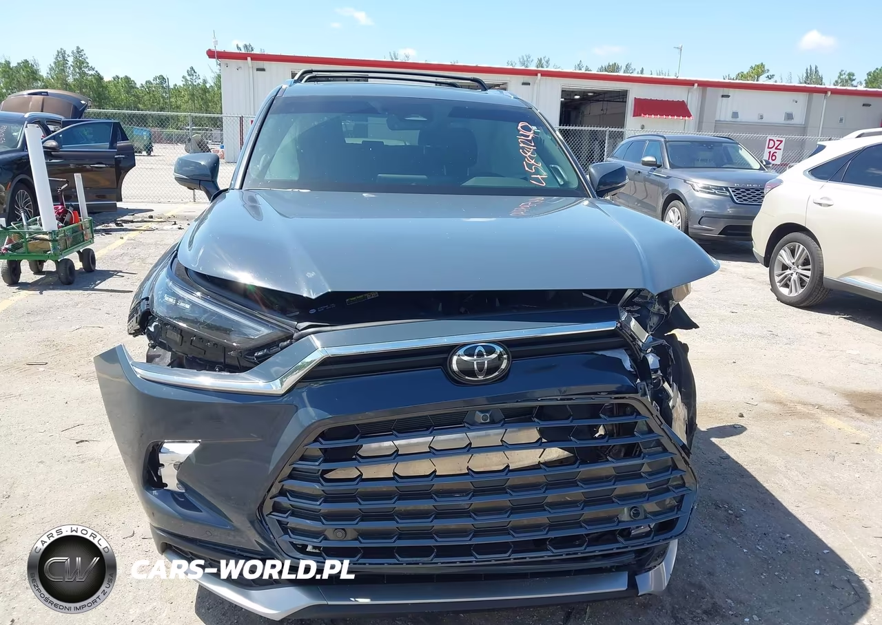 2025 Toyota Grand Highlander Hybrid Limited Max VIN:5TDADAB58SS025526 - 13