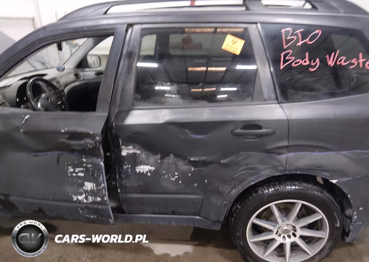 2011 Subaru Forester 2.5X Premium VIN:JF2SHADC2BH774638 - 6