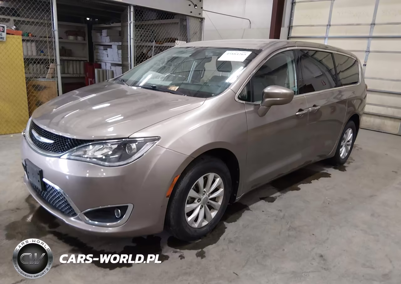 2018 Chrysler Pacifica Touring Plus VIN:2C4RC1FG6JR116108 - 2