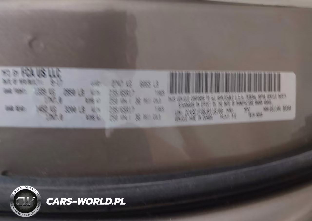 2018 Chrysler Pacifica Touring Plus VIN:2C4RC1FG6JR116108 - 9