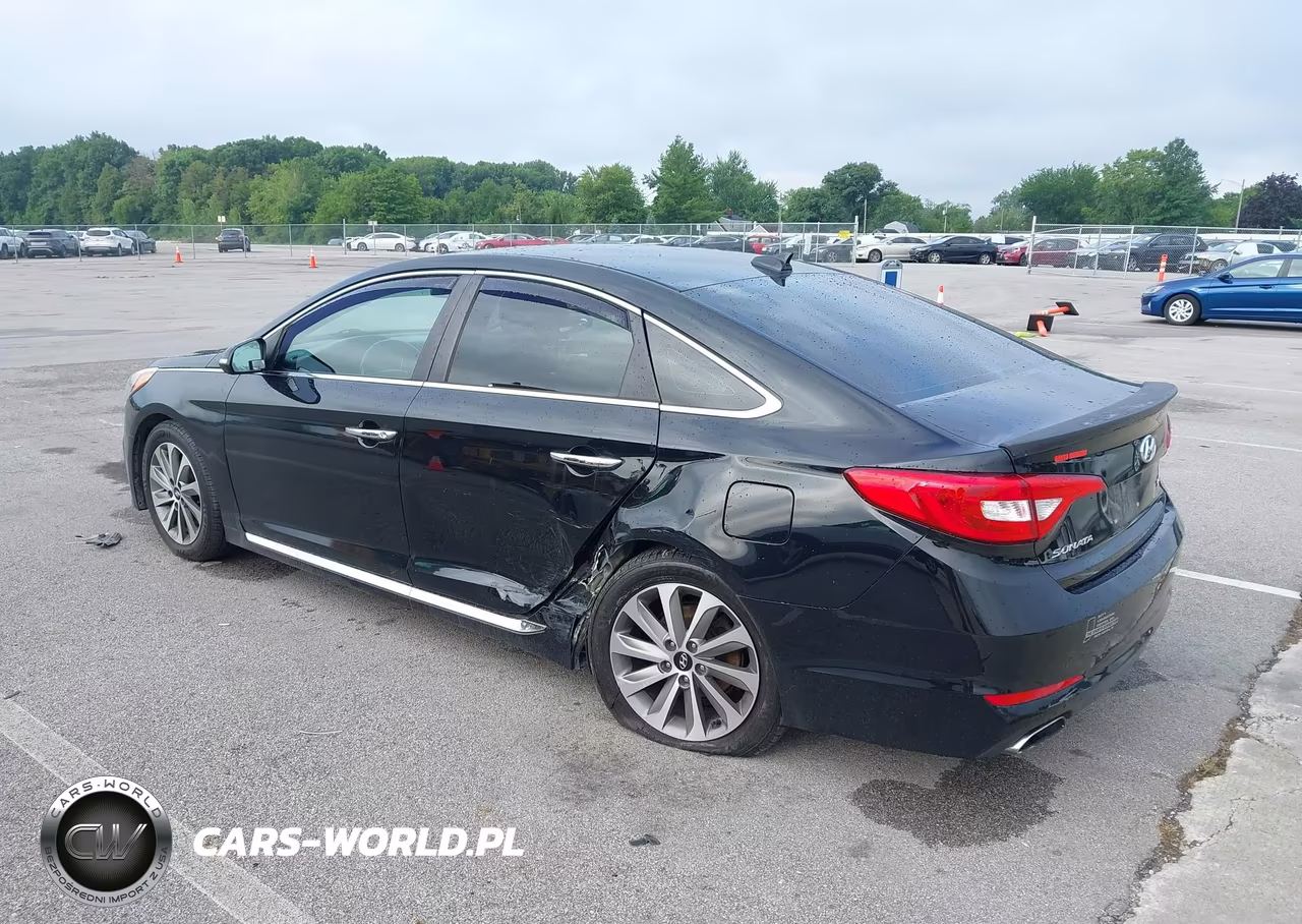 2015 Hyundai Sonata Sport VIN:5NPE34AF2FH143230 - 3