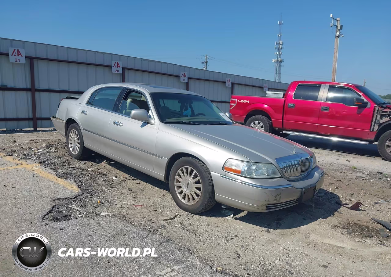 2004 Lincoln Town Car Ultimate – zdjęcie 1 z 16