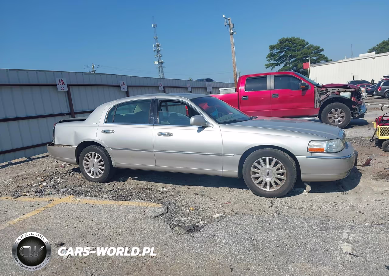 2004 Lincoln Town Car Ultimate VIN:1LNHM83W14Y674134 - 13