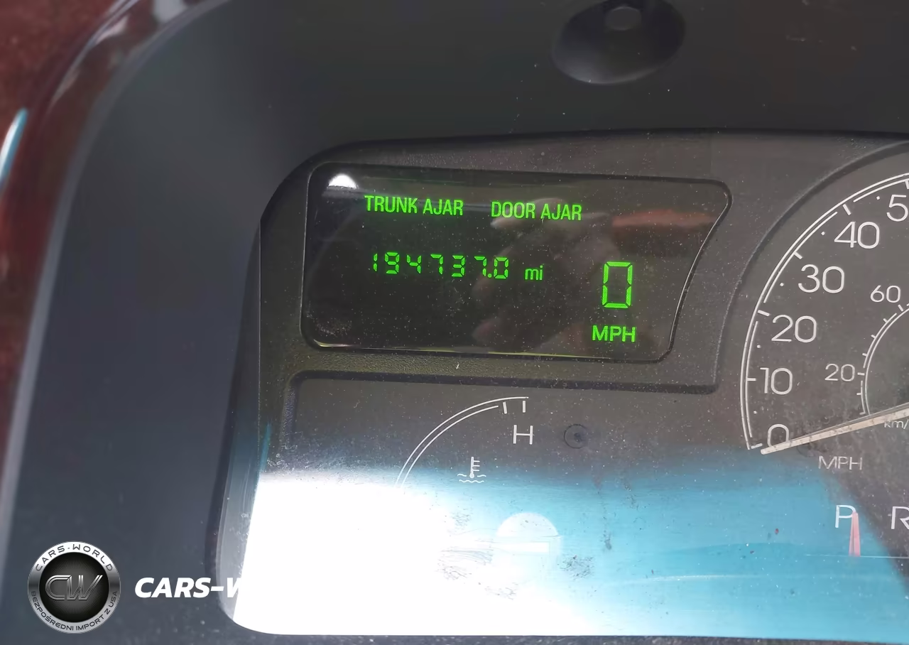 2004 Lincoln Town Car Ultimate VIN:1LNHM83W14Y674134 - 15