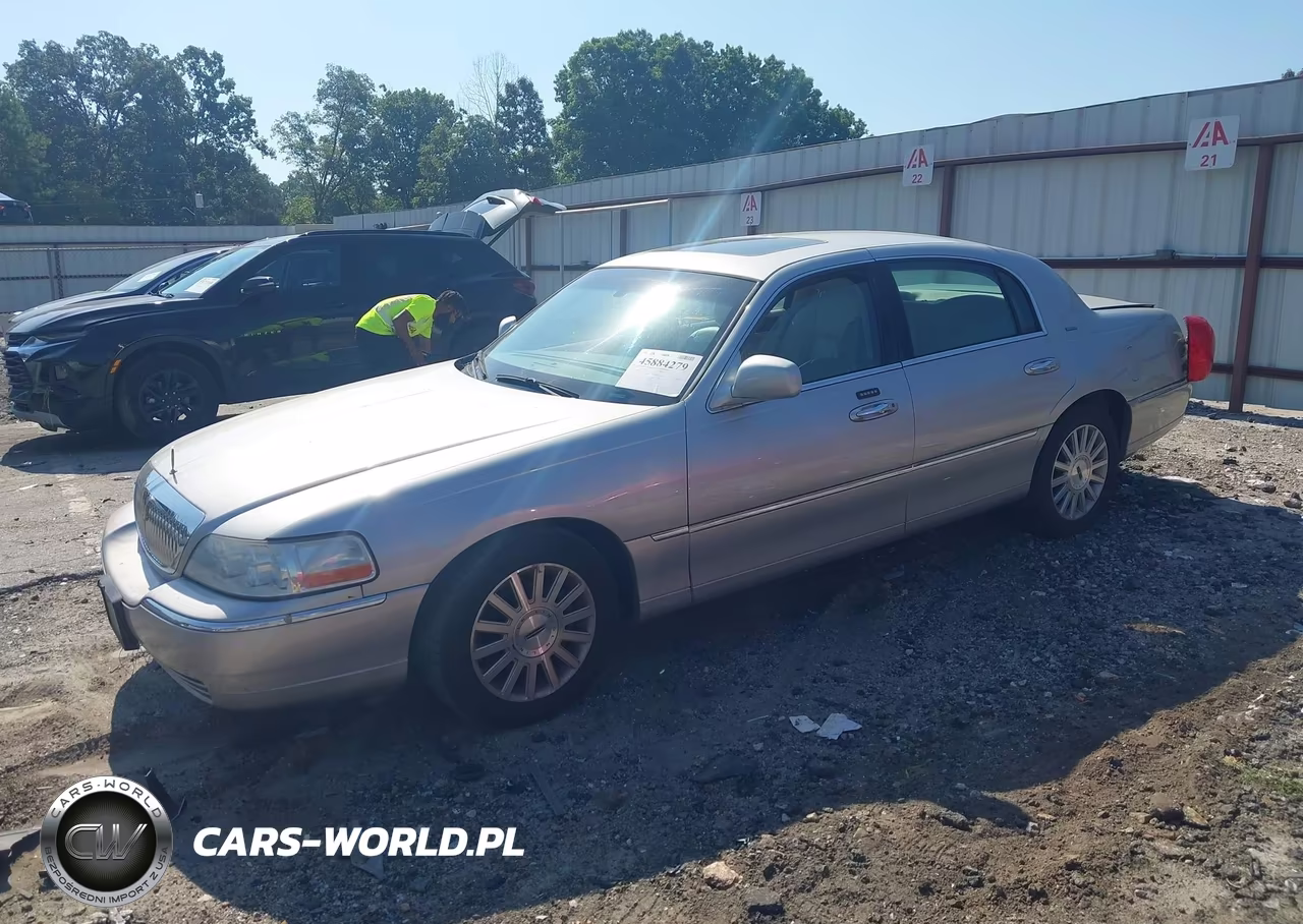 2004 Lincoln Town Car Ultimate VIN:1LNHM83W14Y674134 - 2