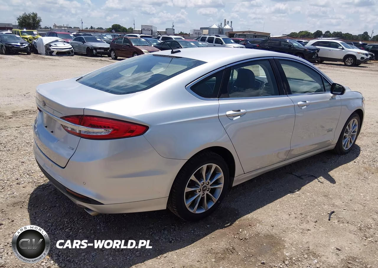2018 Ford Fusion Energi Se Luxury VIN:3FA6P0PU0JR273624 - 4