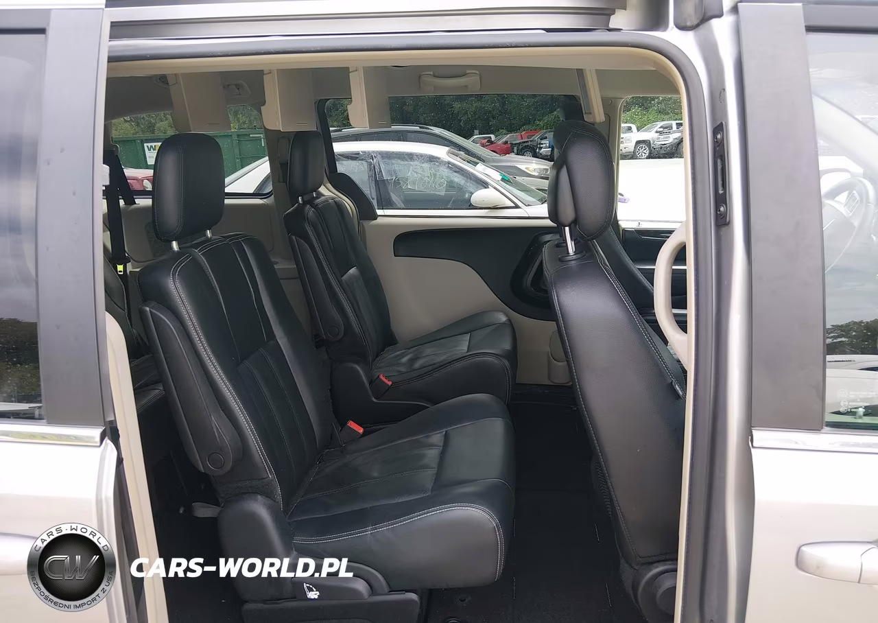 2016 Chrysler Town & Country Touring VIN:2C4RC1BG1GR165036 - 8