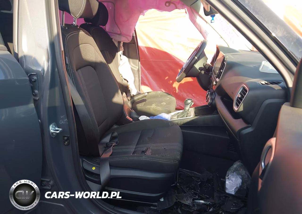 2025 Hyundai Venue Sel VIN:KMHRC8A37SU392651 - 5