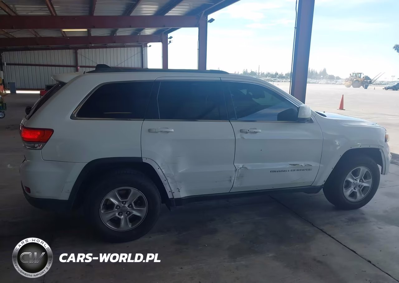 2014 Jeep Grand Cherokee Laredo VIN:1C4RJEAGOEC125437 - 13