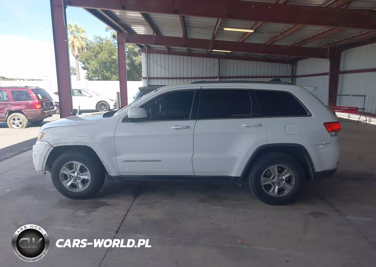 2014 Jeep Grand Cherokee Laredo VIN:1C4RJEAGOEC125437 - 14