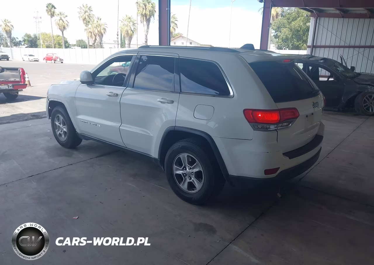 2014 Jeep Grand Cherokee Laredo VIN:1C4RJEAGOEC125437 - 3