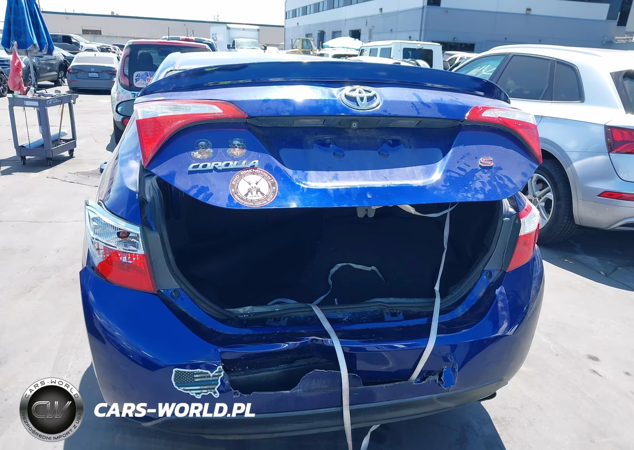 2015 Toyota Corolla S Plus VIN:5YFBURHE5FP243979 - 17