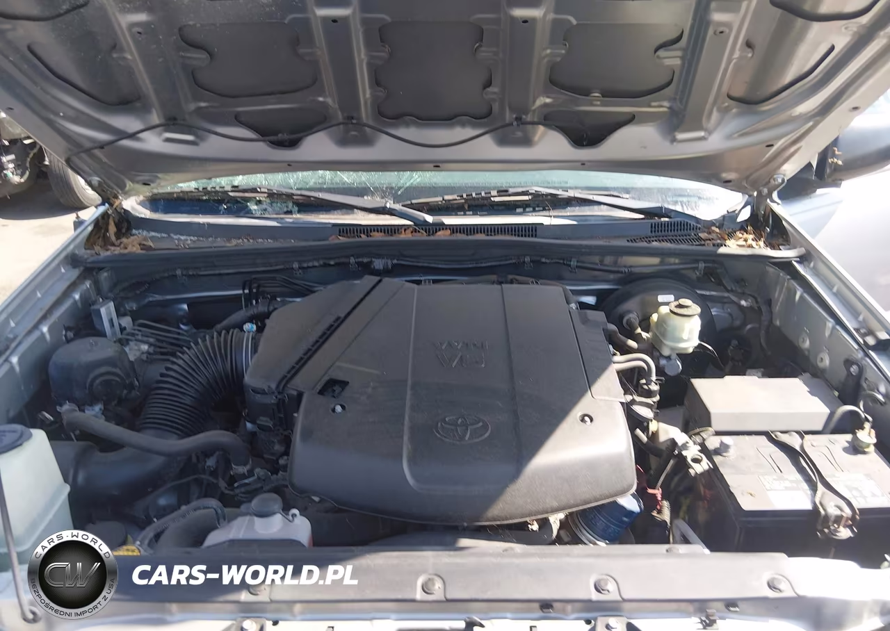 2015 Toyota Tacoma Prerunner V6 VIN:5TFJU4GN5FX078484 - 10