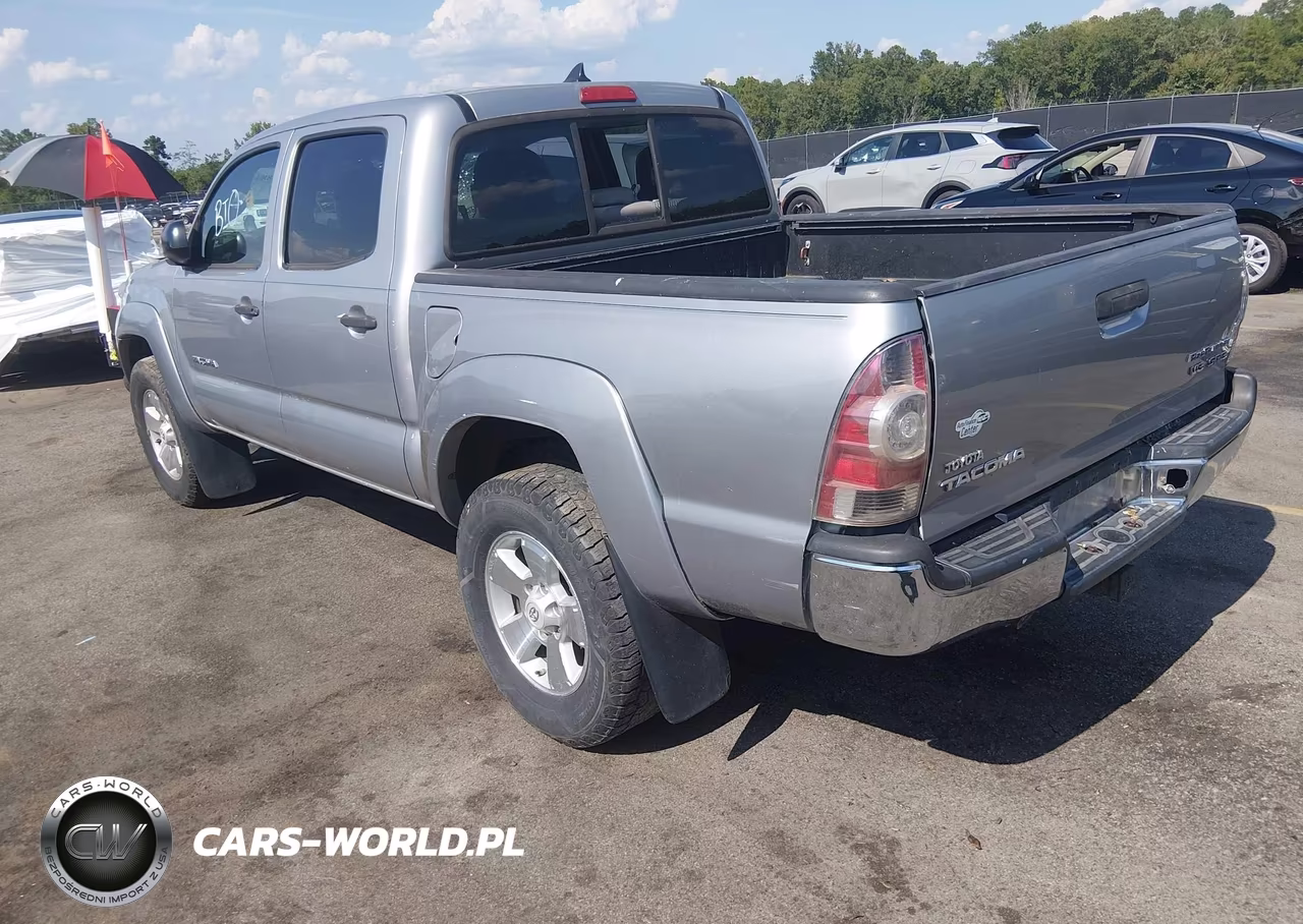 2015 Toyota Tacoma Prerunner V6 VIN:5TFJU4GN5FX078484 - 3