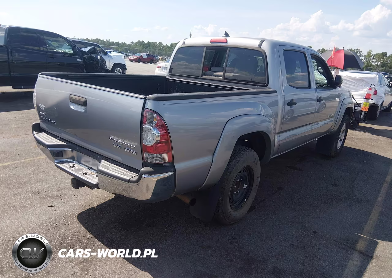 2015 Toyota Tacoma Prerunner V6 VIN:5TFJU4GN5FX078484 - 4