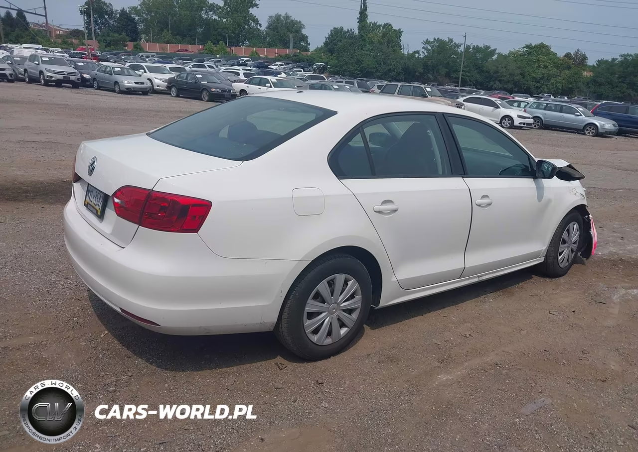 2013 Volkswagen Jetta 2.0L S VIN:3VW2K7AJ2DM232747 - 4