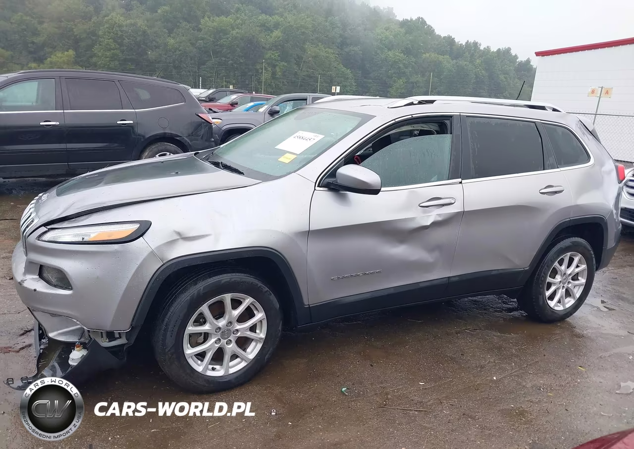 2018 Jeep Cherokee Latitude 4X4 VIN:1C4PJMCXXJD617072 - 14