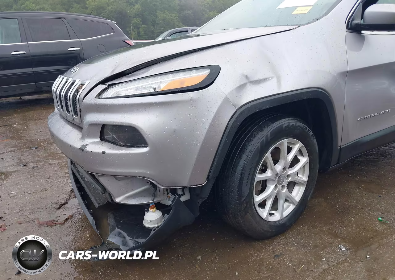 2018 Jeep Cherokee Latitude 4X4 VIN:1C4PJMCXXJD617072 - 18