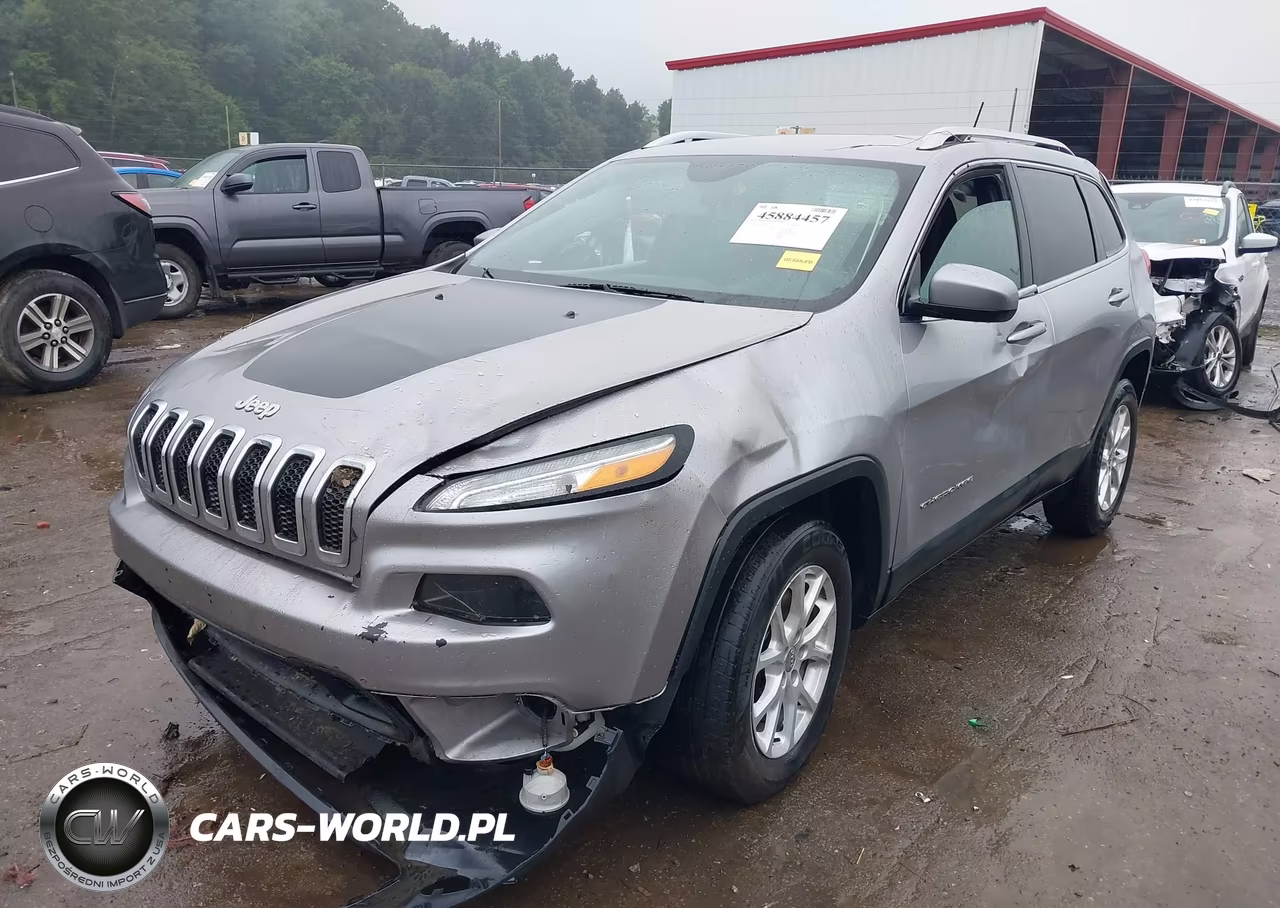 2018 Jeep Cherokee Latitude 4X4 VIN:1C4PJMCXXJD617072 - 2