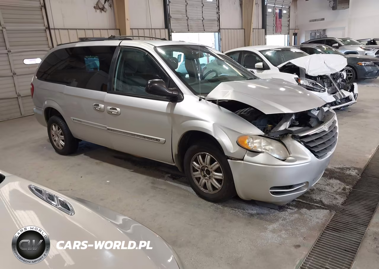 2005 Chrysler Town & Country Touring