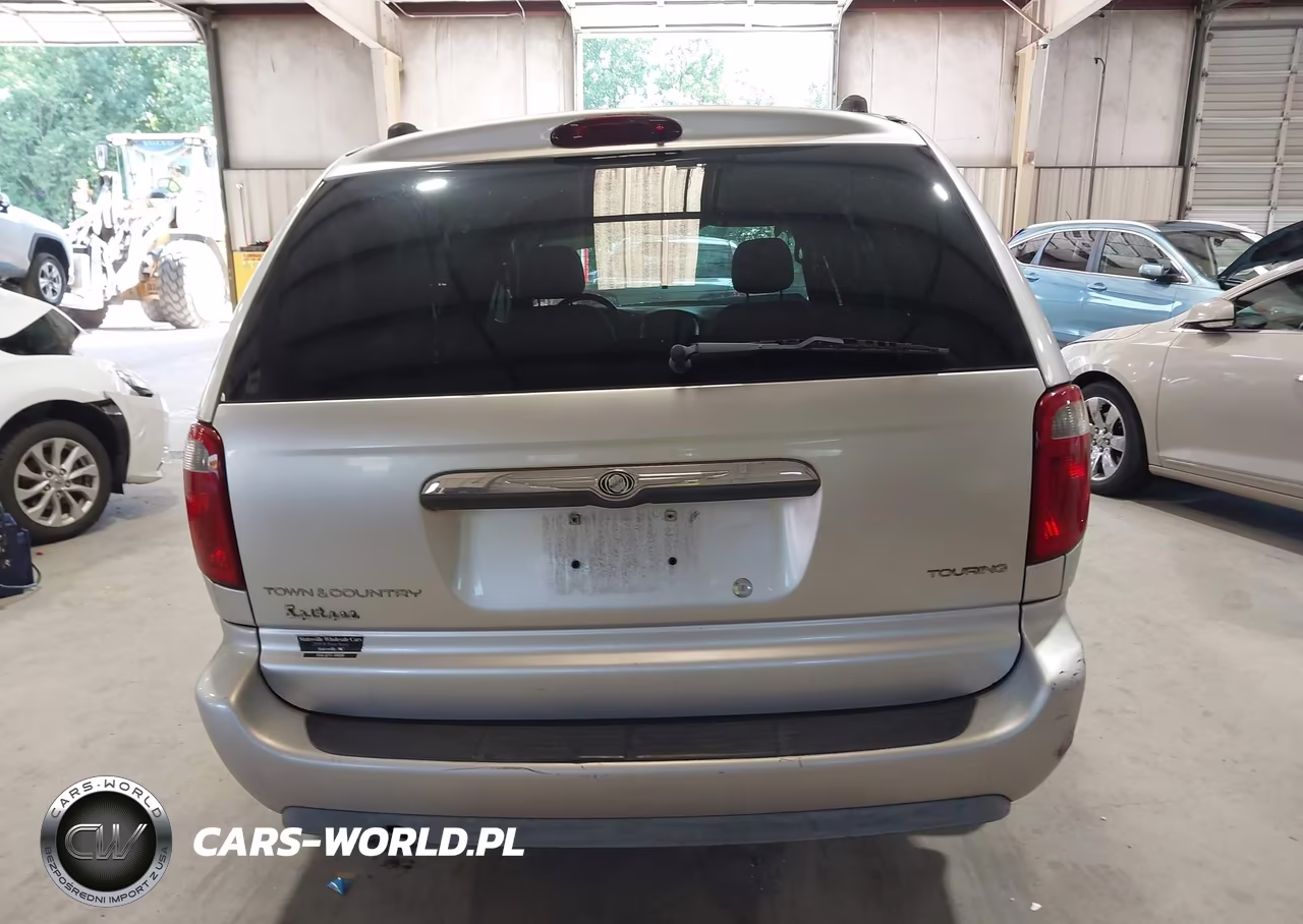 2005 Chrysler Town & Country Touring VIN:2C4GP54L65R101679 - 16