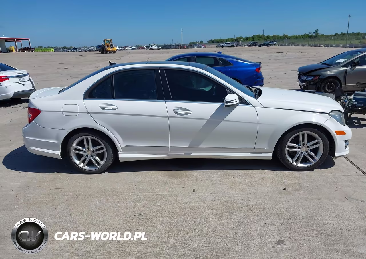 2014 Mercedes-Benz C 250 Sport VIN:WDDGF4HB4EA967891 - 13