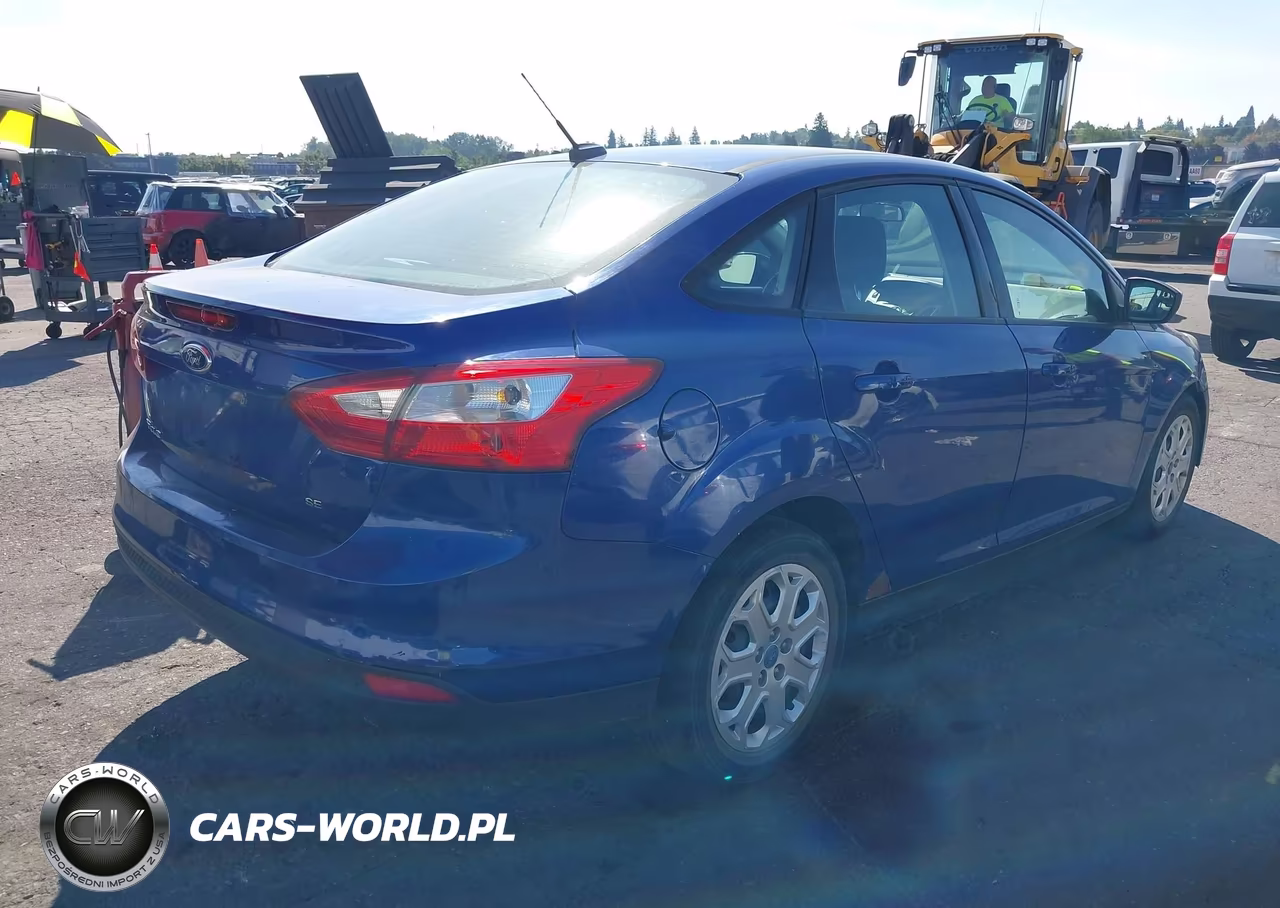 2012 Ford Focus Se VIN:1FAHP3F29CL243162 - 4