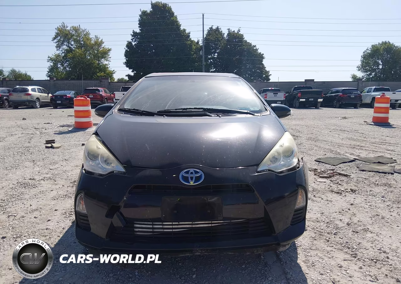 2014 Toyota Prius C Two VIN:JTDKDTB38E1063354 - 12